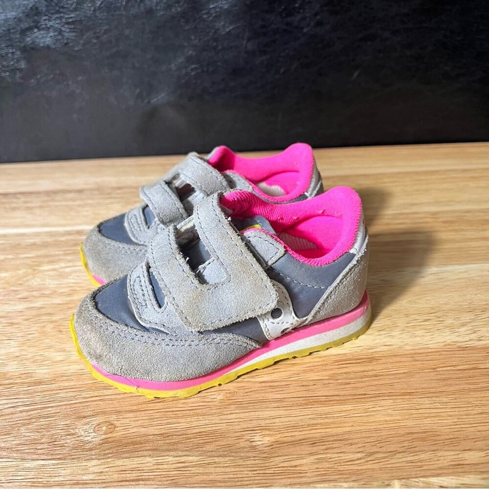 Saucony Gray Jazz Hook And Loop Sneakers‎ Size 4.5